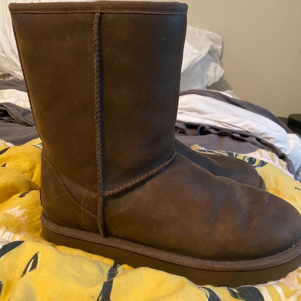 Short wool leather Ugg boots